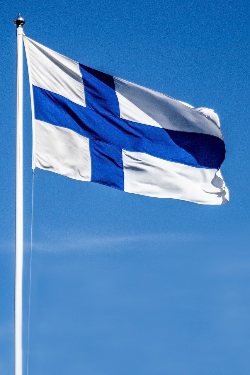 Me Kansa - Suomen lippu