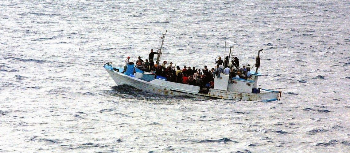 boat, water, refugee-998966.jpg